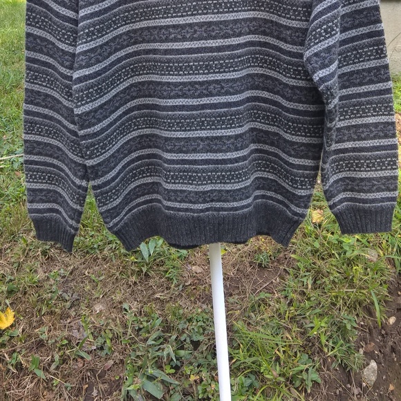 John Ashford Lambs Wool Sweater - Picture 4 of 5